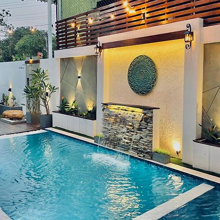 8 Plus Luxury Apartments Negombo Bagian luar foto