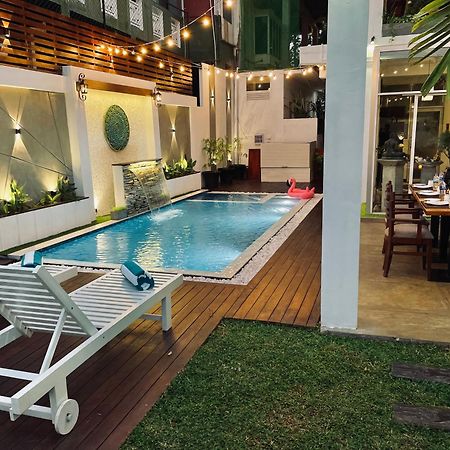 8 Plus Luxury Apartments Negombo Bagian luar foto