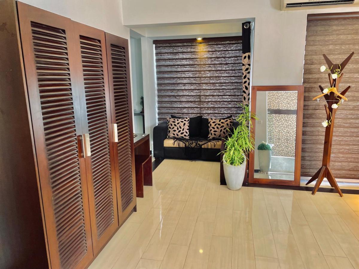 8 Plus Luxury Apartments Negombo Bagian luar foto