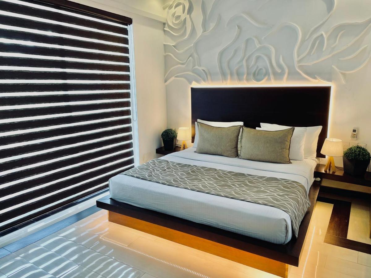 8 Plus Luxury Apartments Negombo Bagian luar foto