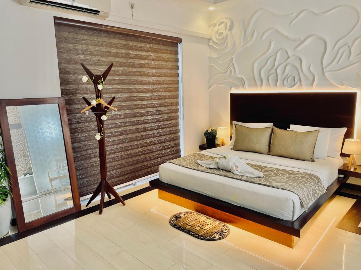 8 Plus Luxury Apartments Negombo Bagian luar foto