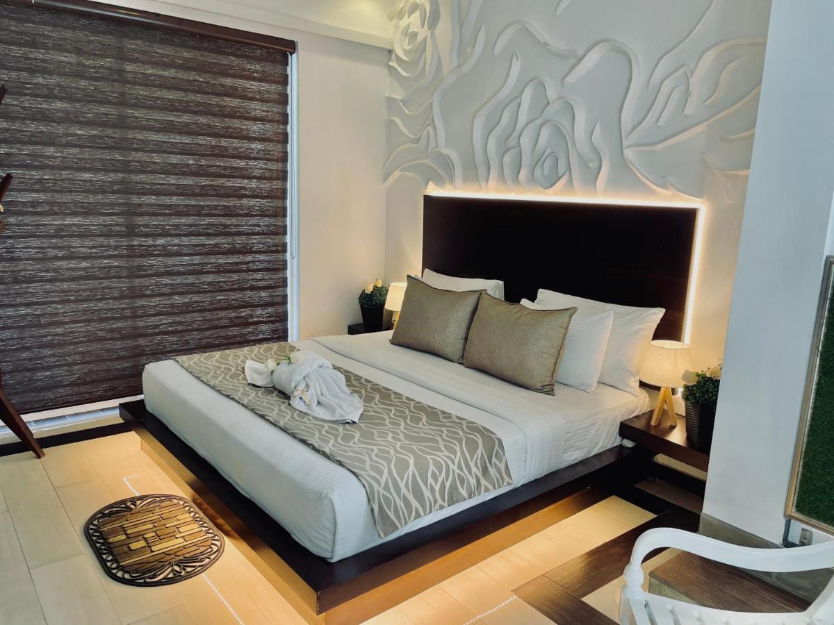 8 Plus Luxury Apartments Negombo Bagian luar foto
