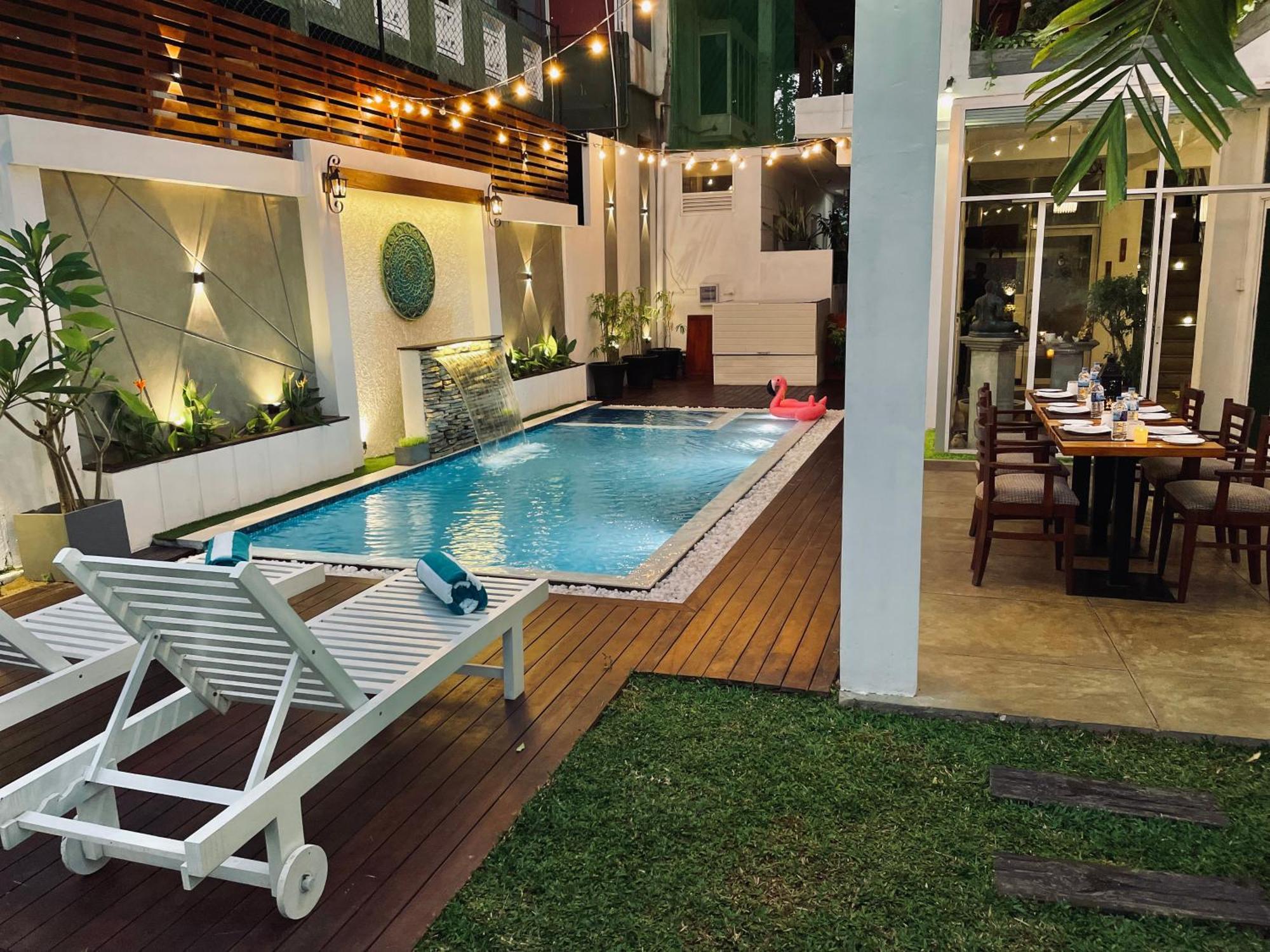 8 Plus Luxury Apartments Negombo Bagian luar foto
