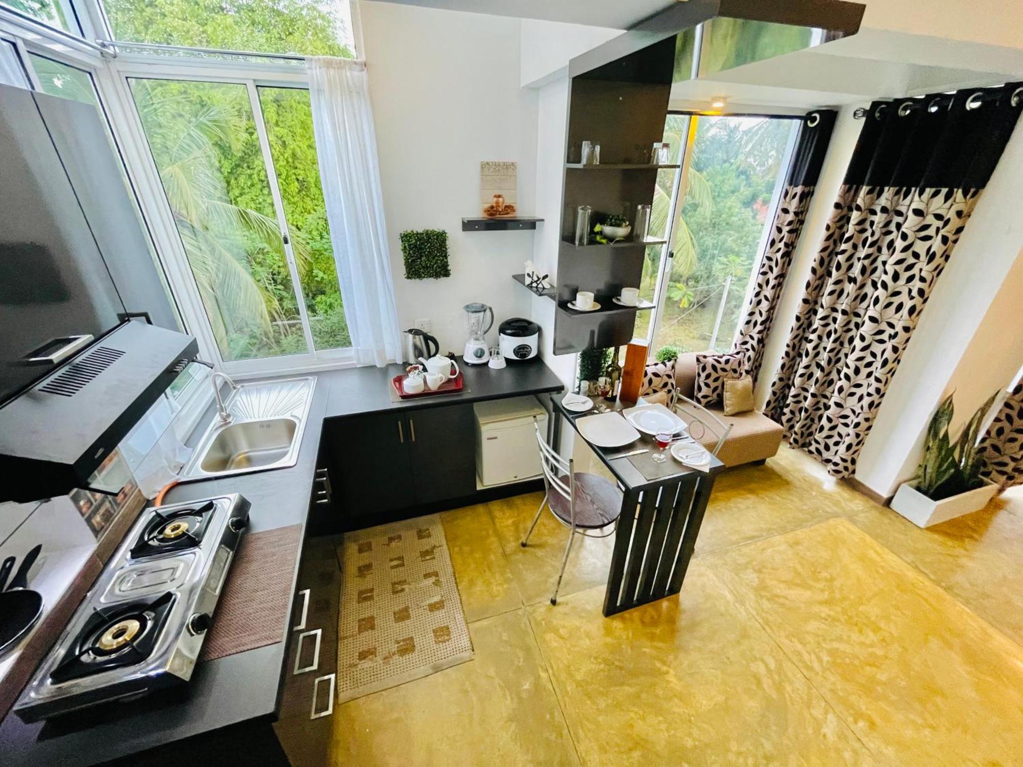 8 Plus Luxury Apartments Negombo Bagian luar foto