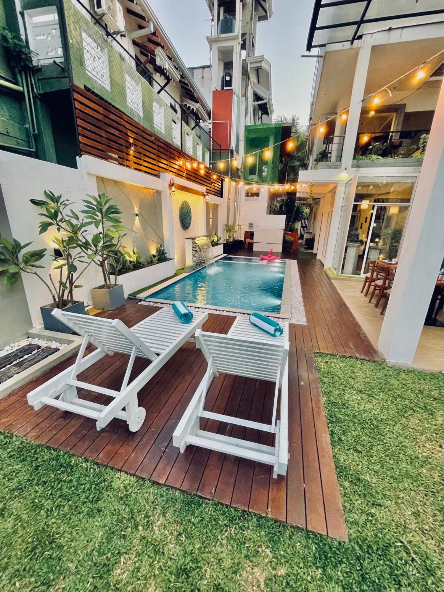 8 Plus Luxury Apartments Negombo Bagian luar foto
